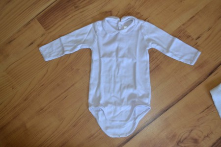 maillot body bout'chou (monoprix) à petits pois : 3€ (assorti au gilet qui suit)